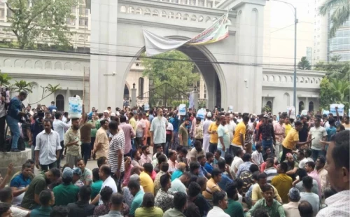 ইশরাকের শপথ দাবিতে টানা চতুর্থ দিন নগরভবনের সামনে বিক্ষোভ 