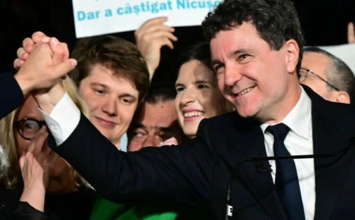 রোমানিয়ায় নির্বাচনে জয়ী নিকুশোর ড্যান 