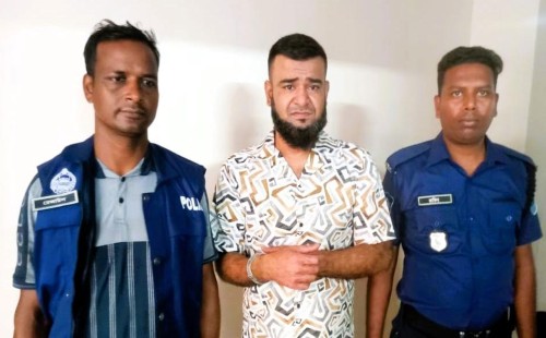 স্ত্রীকে হত্যার পর থানায় স্বামীর আত্মসমর্পণ 