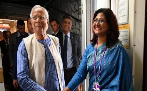 প্রধান উপদেষ্টা লন্ডন পৌঁছেছেন 