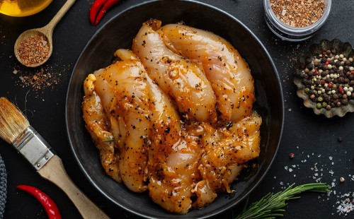 মাছ-মাংস ম্যারিনেশনে লেবু ও আদা: কেন এই দুই উপাদান অপরিহার্য? 