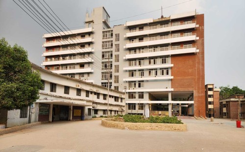 চাঁদা না দেওয়ায় রাজবাড়ী হাসপাতালে লিফটের কাজ বন্ধ 