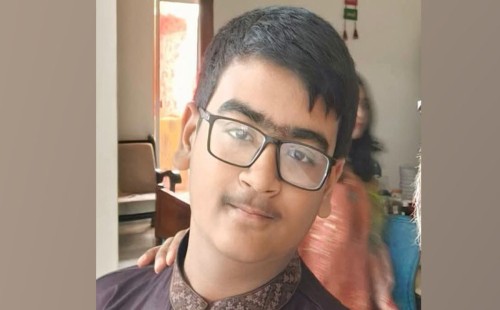 শরীরের ৭০ শতাংশ পুড়েছে, একমাত্র ছেলের জন্য শুধু দোয়া চাইছেন বাবা 