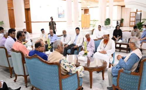 ১৪ রাজনৈতিক দল ও জোটের সঙ্গে প্রধান উপদেষ্টার বৈঠক 