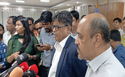 দেড় লাখ পুলিশকে বিশেষ প্রশিক্ষণ দেবে সরকার: প্রেস সচিব 