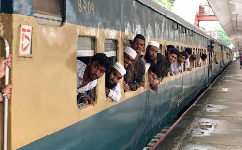 এক ঘণ্টা বিলম্বে ছাড়ল জুলাই বিশেষ ট্রেন 