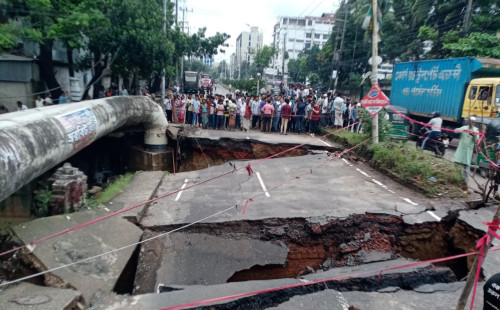 অক্সিজেনের ভাঙা সেতু পুনর্নির্মাণ করবে চসিক : মেয়র 