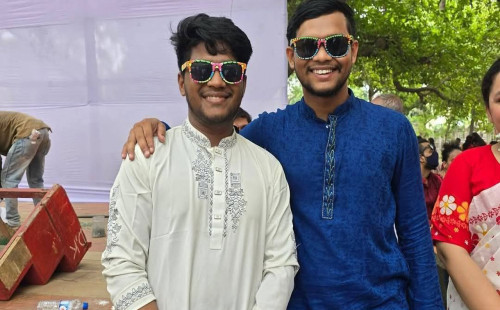 পরীক্ষায় নকলের সময় ফোনসহ ধরা পড়লেন ঢাবি বাগছাস নেতা 