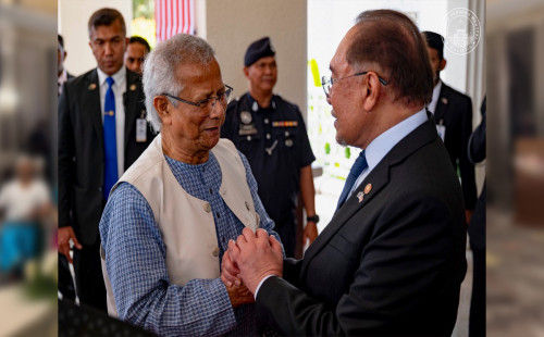 মালয়েশিয়ার শ্রমবাজারে আরও বাংলাদেশি কাজ করার সুযোগ পাবেন, আশা প্রধান উপদেষ্টার 