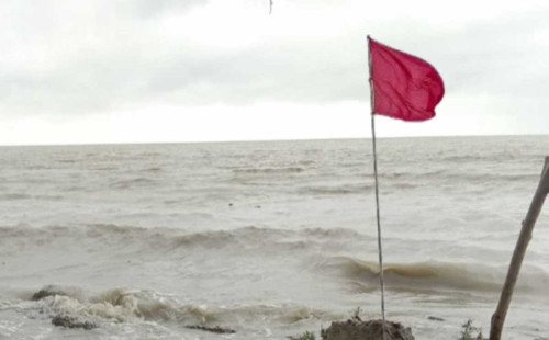 সাগরে লঘুচাপ, সমুদ্র বন্দরে ৩ নম্বর সতর্ক সংকেত 