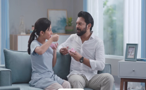 বাবা তাহসানের সঙ্গে পর্দায় আইরা 