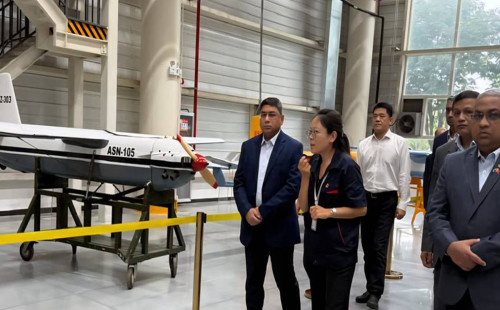 চীন সফর শেষে দেশে ফিরলেন সেনাপ্রধান 