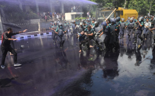 পেছন থেকে ডিসি মাসুদ আলম আমার মুখ চেপে ধরে মাটিতে ফেলে দেন: বুয়েট শিক্ষার্থী রাফিদ 