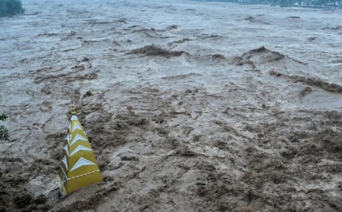 জম্মুতে বন্যা ও ভূমিধসে ১১ মৃত্যু 