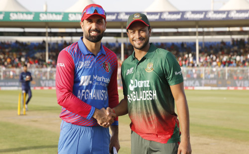 সাকিবের রেকর্ডে ভাগ বসালেন নবি 