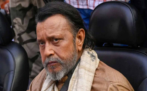 মিঠুনের শত কোটি রুপির মানহানি মামলা 