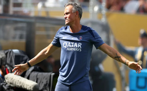 সাইকেল দুর্ঘটনায় হাড় ভেঙেছে কোচ এনরিকে 