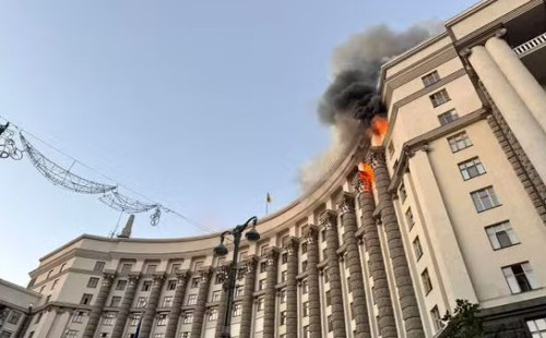 কিয়েভে মন্ত্রীপরিষদ ভবনে হামলা 