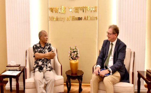 পুলিশ সংস্কার নিয়ে স্বরাষ্ট্র উপদেষ্টাকে পরামর্শ দিল ইউরোপীয় কমিশন 