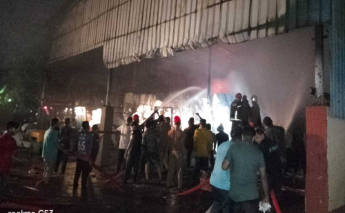 বসুন্ধরা টিস্যু কারখানায় ভয়াবহ আগুন 