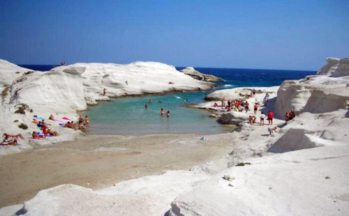 ‘মুন বিচ’র কাছে হোটেলের নির্মাণ বন্ধ 