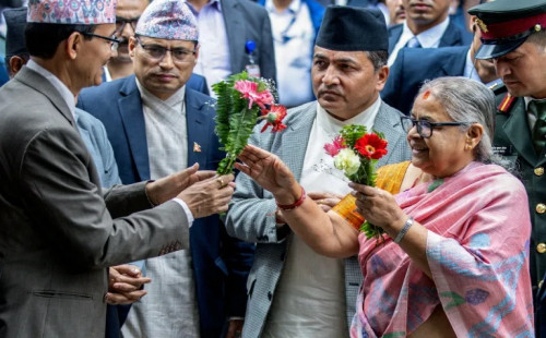 নেপালে শপথ নিলেন মন্ত্রীরা 