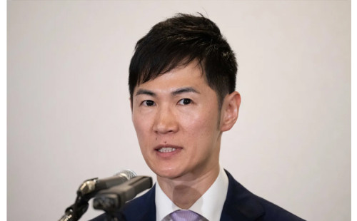 দলের নেতা ‘এআই’ 