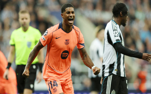 রাশফোর্ডের জোড়া গোলে ইউসিএলে শুভসূচনা বার্সেলোনার 