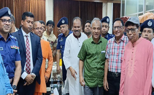 এবারের পূজায় নিরাপত্তা ঝুঁকি নেই, প্রতিটি মণ্ডপে রয়েছে সিসিটিভি : স্বরাষ্ট্র উপদেষ্টা 