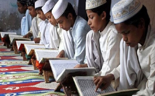 মাদরাসায় পূজার ছুটি বাতিল চেয়ে প্রধান উপদেষ্টাকে চিঠি 