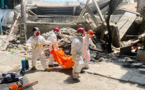 জাভায় মাদ্রাসা ধসে মৃত বেড়ে ১৪ 