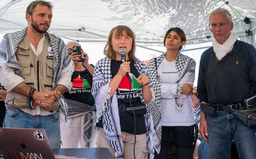 গ্রেটাকে ইসরায়েলি পতাকা চুম্বনে বাধ্য করা হয় 