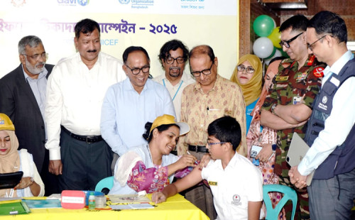 টাইফয়েড প্রতিরোধে সতর্ক থাকার আহ্বান প্রাথমিক ও গণশিক্ষা উপদেষ্টার 