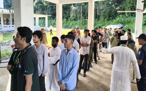 চাকসু নির্বাচনে ভোটগ্রহণ শুরু 