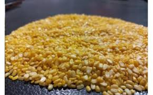 ‘মথ’র সঙ্গে হলুদ রং মিশিয়ে তৈরি হচ্ছে ‘মুগ’ ডাল, বিক্রিতে নিষেধাজ্ঞা 