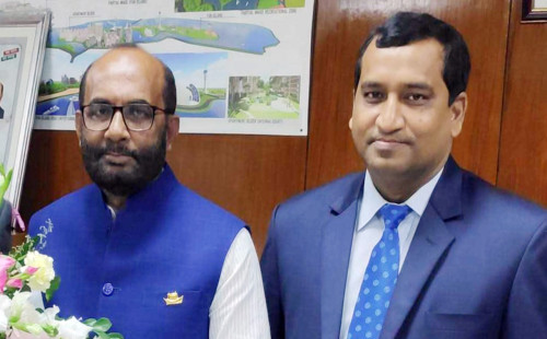 ‎সাবেক মন্ত্রী শ ম রেজাউল করিমের ভাই গ্রেপ্তার 