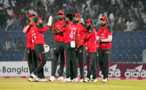 বাংলাদেশকে বড় লক্ষ্য দিল আয়ারল্যান্ড 