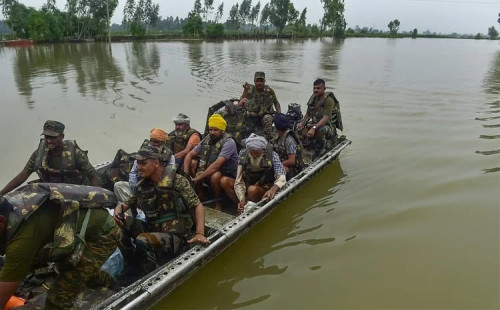 এশিয়ার বন্যার্তদের সহায়তায় সেনাবাহিনী 