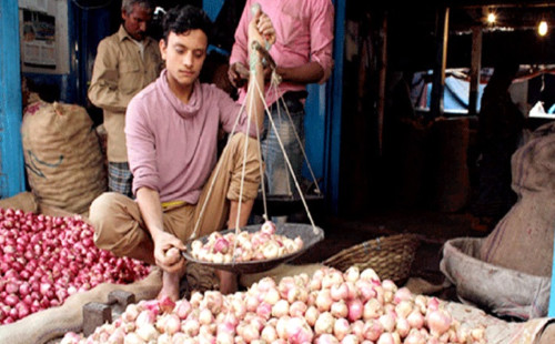 ৪০ টাকা বেড়েছে পেঁয়াজের দাম 