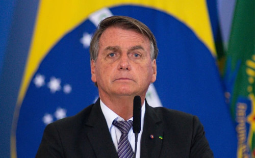 বলসোনারোর ছেলে তার রাজনীতির উত্তরাধিকারী 