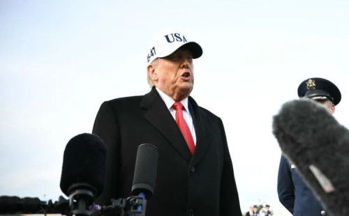 ইরানকে ‘কঠোর ব্যবস্থা’র হুঁশিয়ারি ট্রাম্পের 