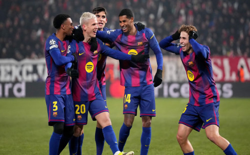 পিছিয়ে পড়েও স্লাভিয়া প্রাহার বিরুদ্ধে বার্সেলোনার জয় 