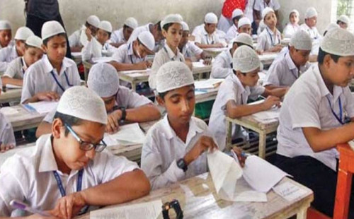 মাদরাসার পঞ্চম ও অষ্টমে বৃত্তি পেলো ২২৩৬০ শিক্ষার্থী 