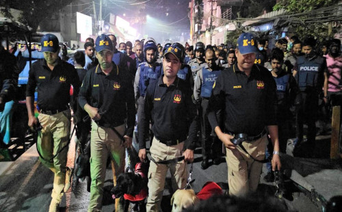 ডগ স্কোয়াড নিয়ে মোহাম্মদপুরে বিশেষ অভিযান 