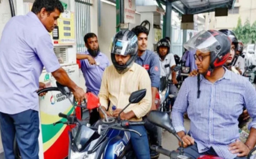 জ্বালানি তেল বিক্রিতে সীমা নির্ধারণ: মোটরসাইকেলে ২ ও প্রাইভেটকারে ১০ লিটার 