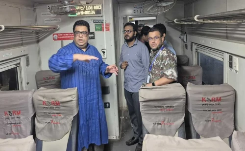 ট্রেনে স্টারলিংকের ইন্টারনেট চালু করল বিএসসিএল 