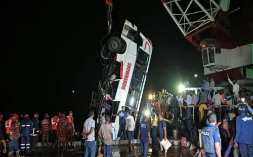পদ্মায় বাসডুবিতে ২৬ জনের মরদেহ উদ্ধার 