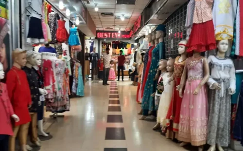 রাত ৮টার পর বন্ধ থাকবে দোকান-শপিংমল 