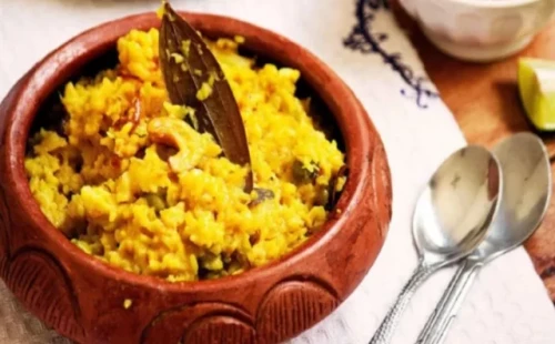 বৃষ্টি এলেই কেন এতো খিচুড়ি খেতে ইচ্ছে করে? 